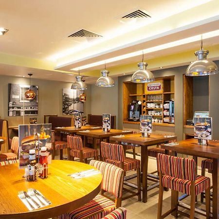 Premier Inn London Hackney Bagian luar foto