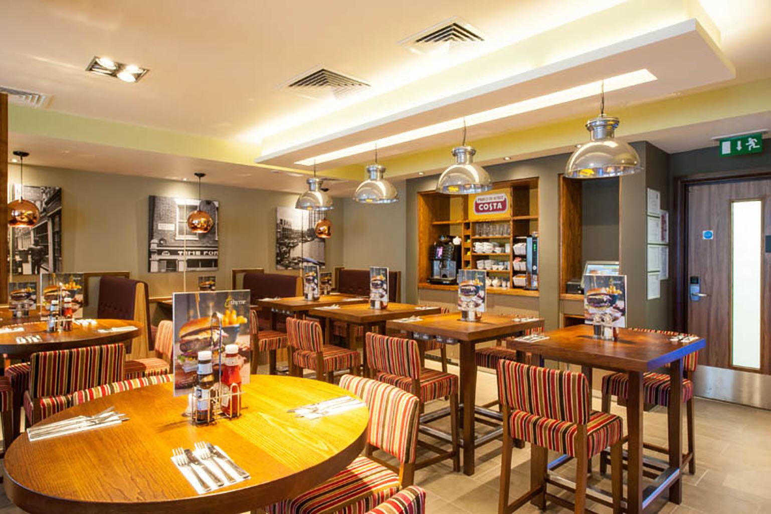 Premier Inn London Hackney Bagian luar foto